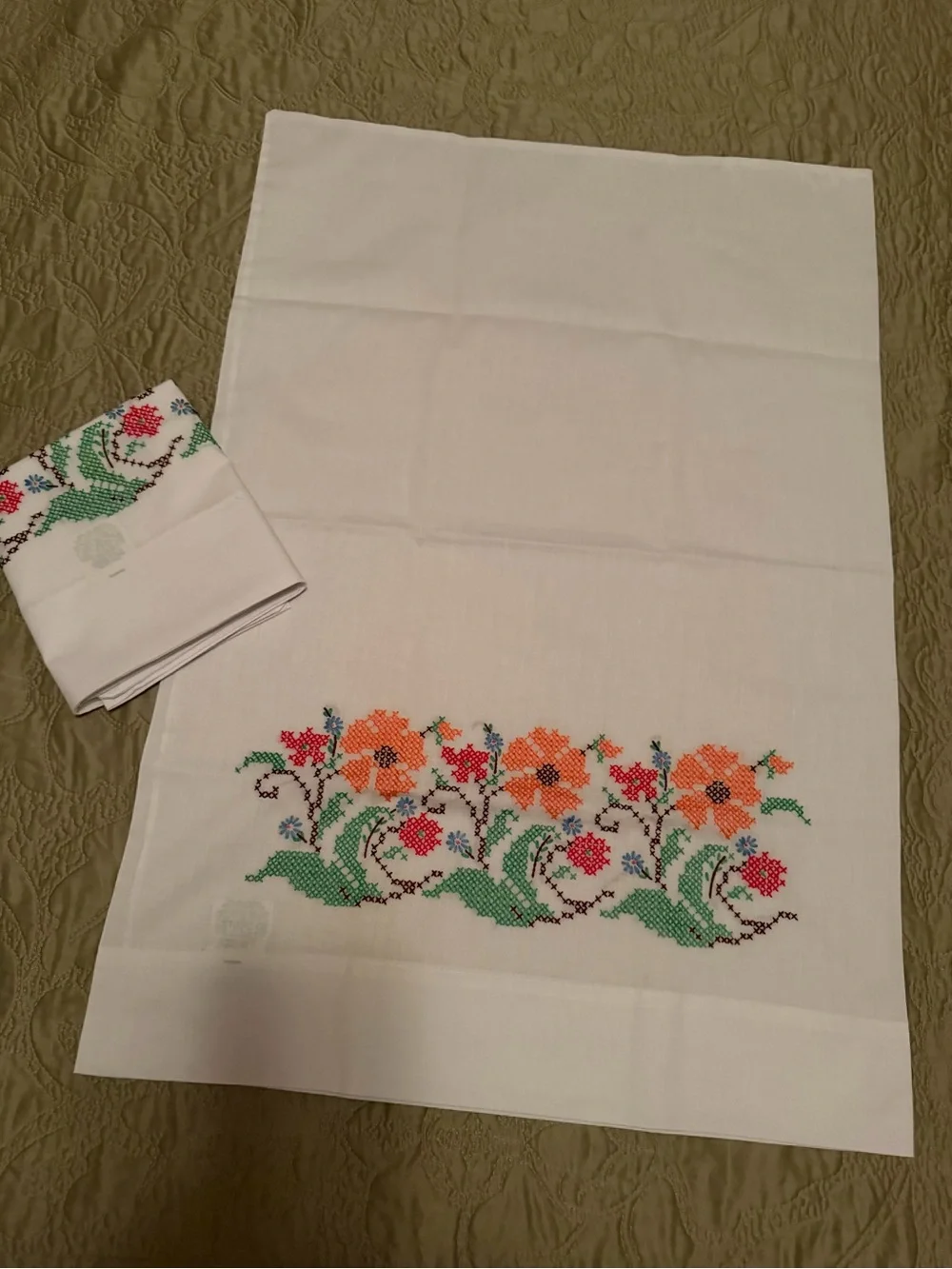 VTG Hand Cross Stitched Floral Pillowcase Set Cottagecore Embroidered Standard